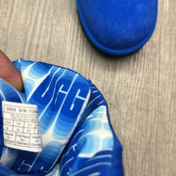 UGG® Classic Maxi Women's NWOB as is - Picture 6 of 9